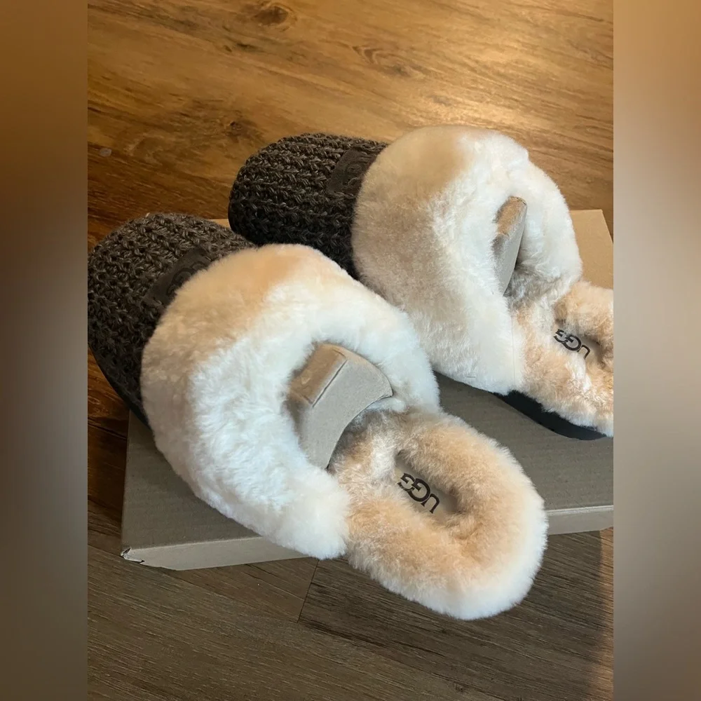 Ugg Cozy Knit Slippers in Charcoal Size 9 - Picture 9 of 10